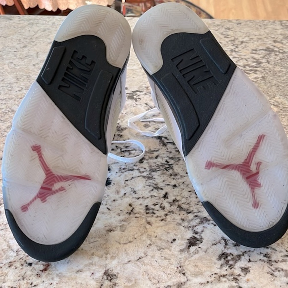 Nike AirJordan 5 - Picture 7 of 8